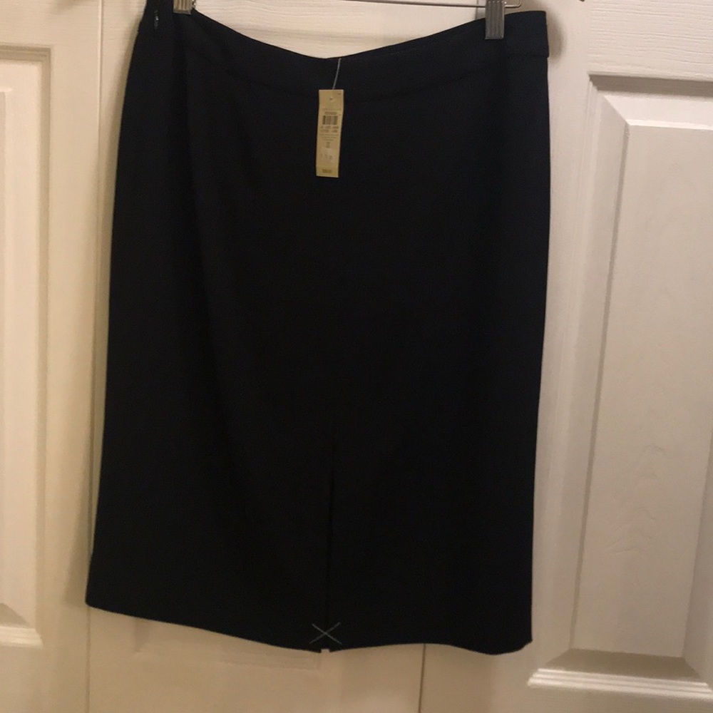 Ann Taylor short skirt split at back